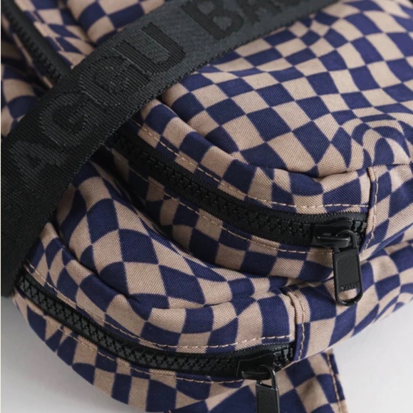 BAGGU Indigo Trippy Checker Fanny Pack - Picture 3 of 3